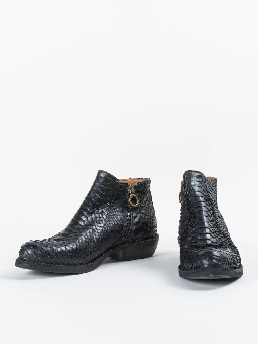 clary ankle boot