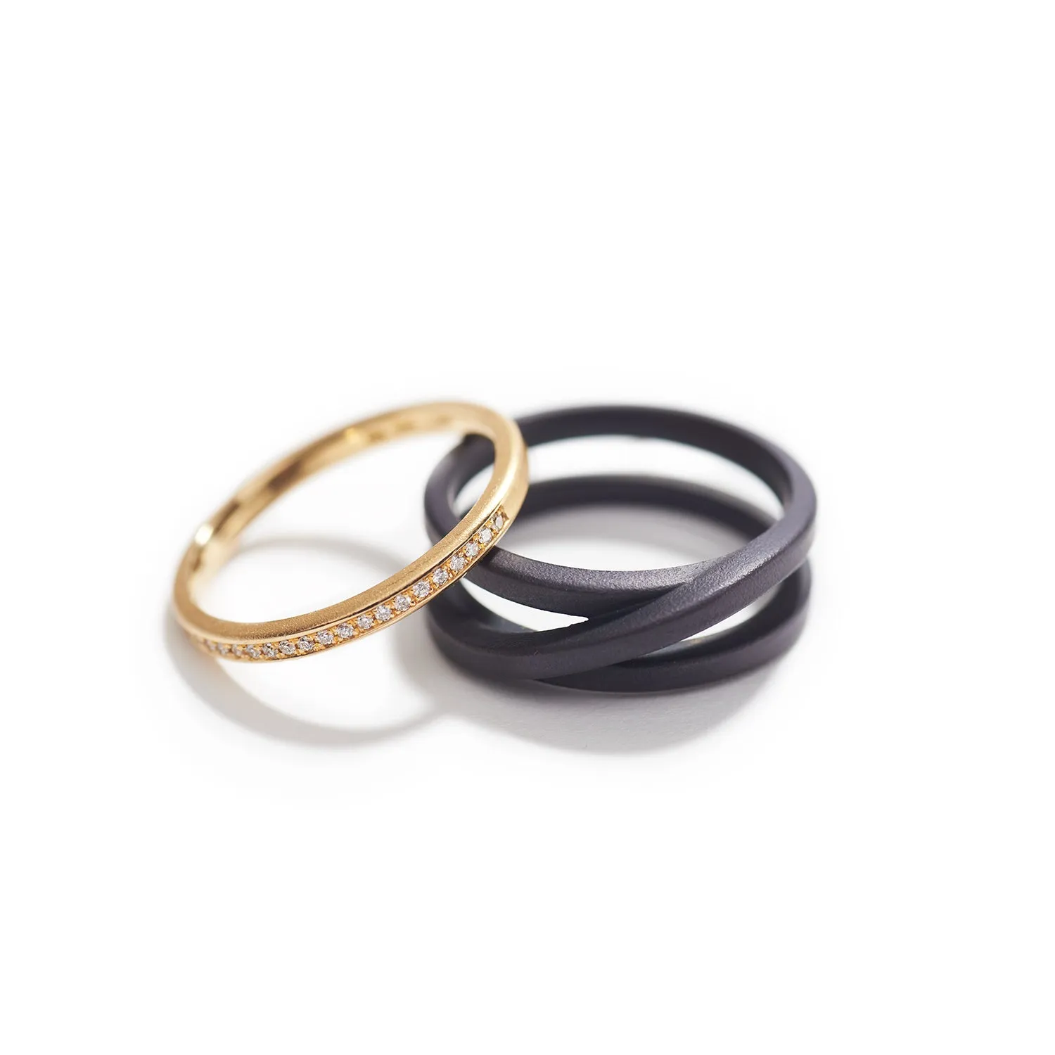 Classic Gold Ring "In Between" with Diamonds