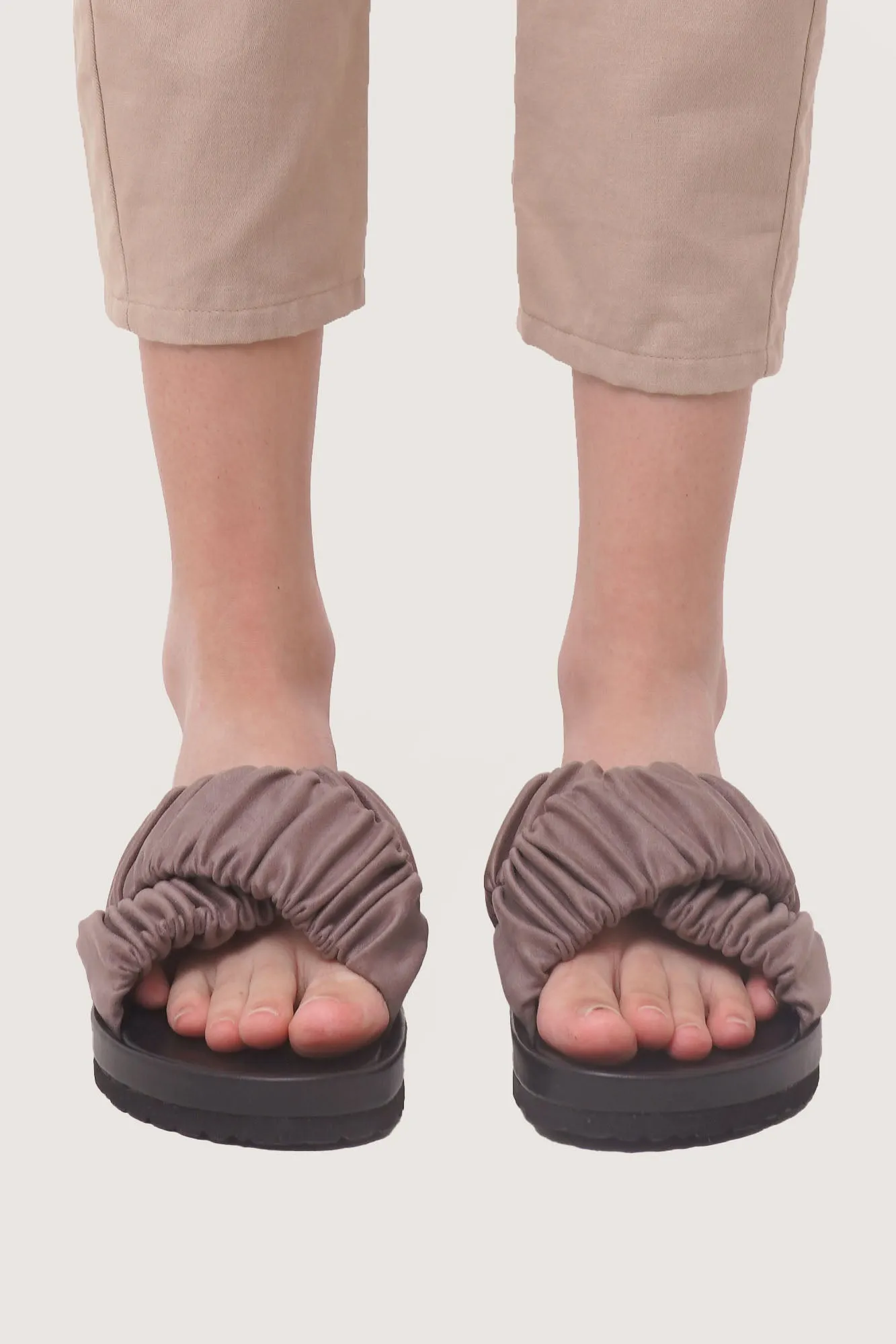 Criss Cross Ruched Sliders