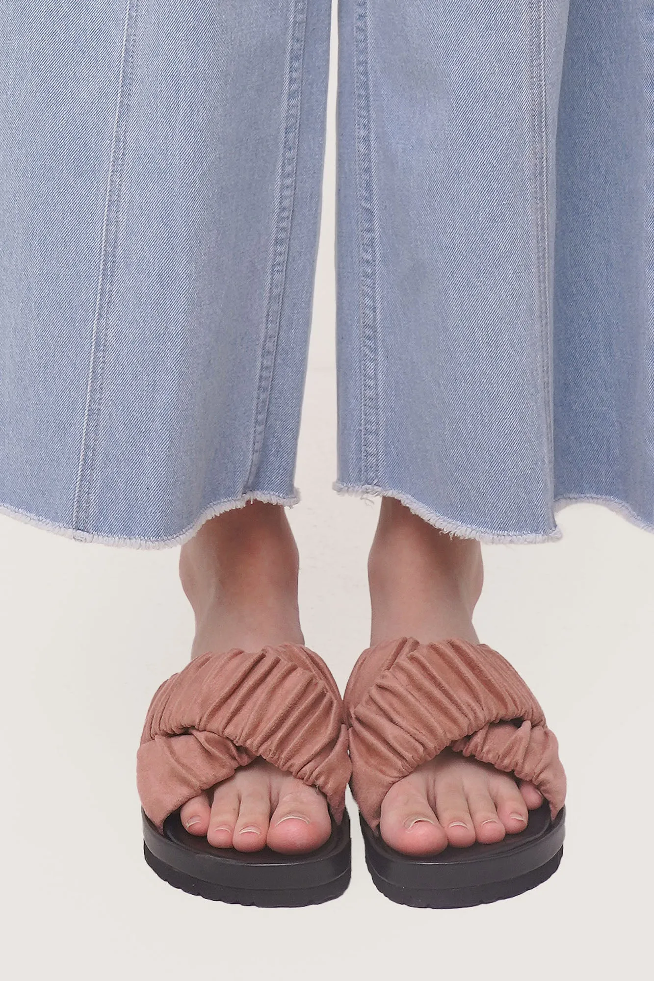 Criss Cross Ruched Sliders