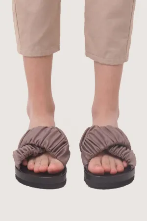 Criss Cross Ruched Sliders