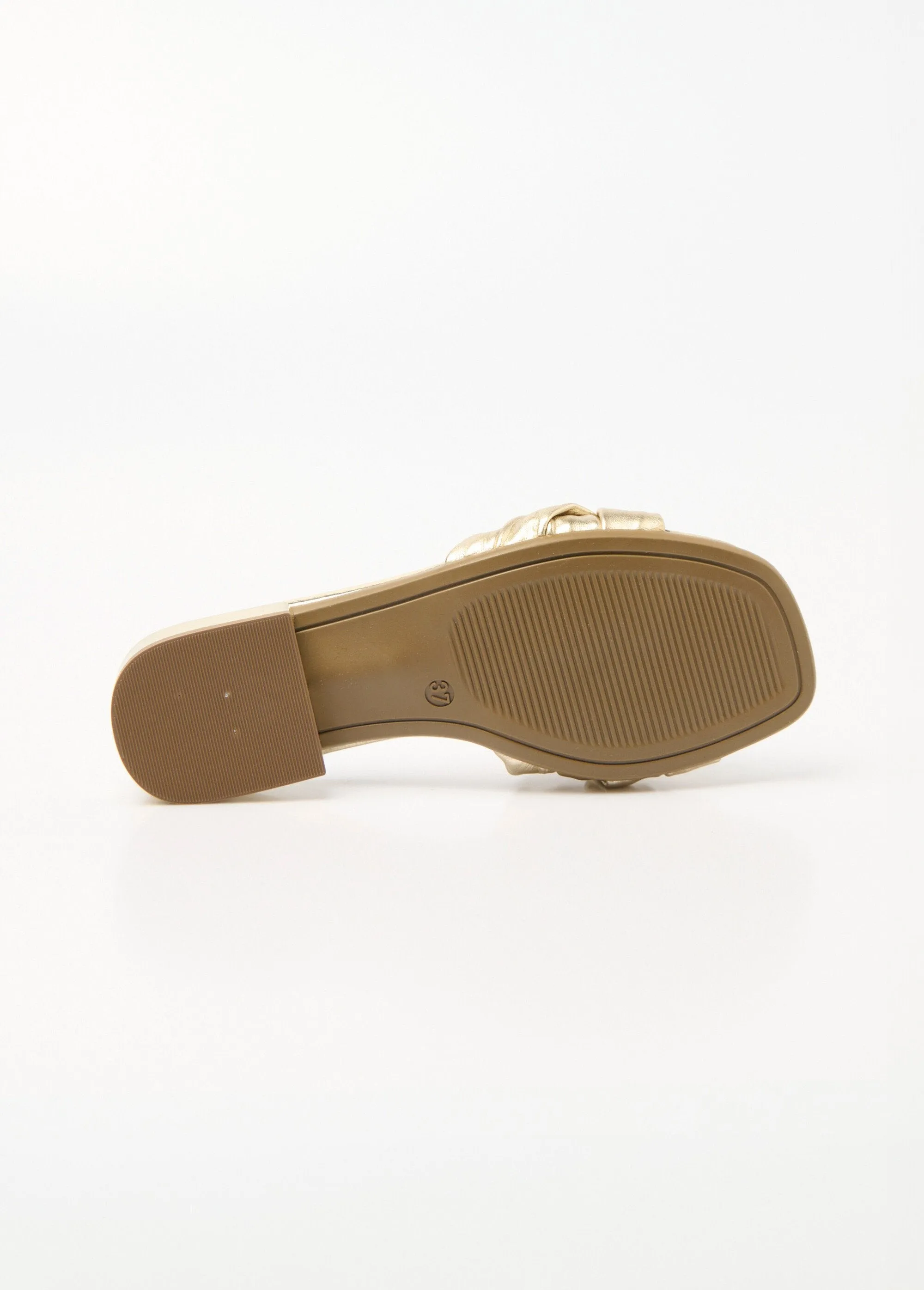 Leather mules with fancy interlaced straps