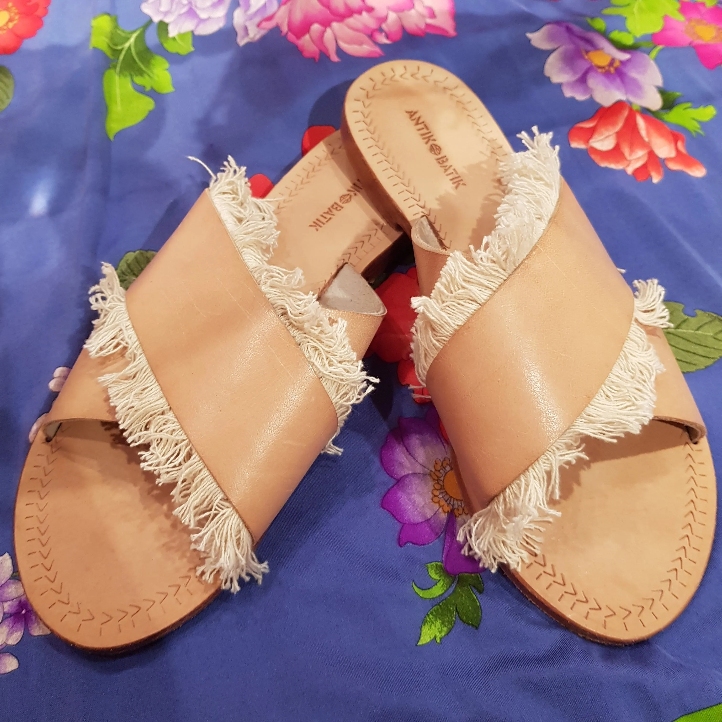 Leather mules