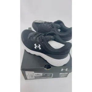 NEW! UNDER ARMOUR 3025513 Y SHOE 001-BLK 2Y