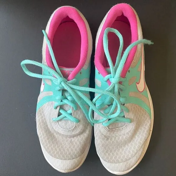 Nike Youth Revolution 4 Running Shoe Size 5