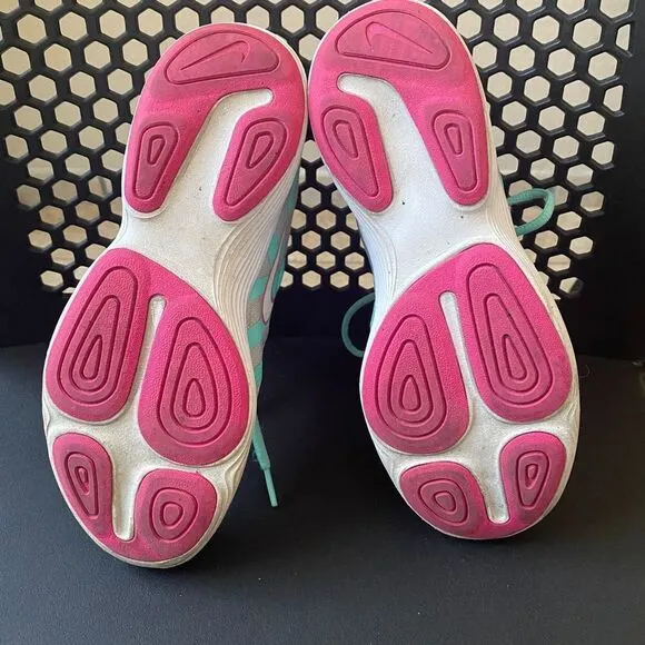 Nike Youth Revolution 4 Running Shoe Size 5