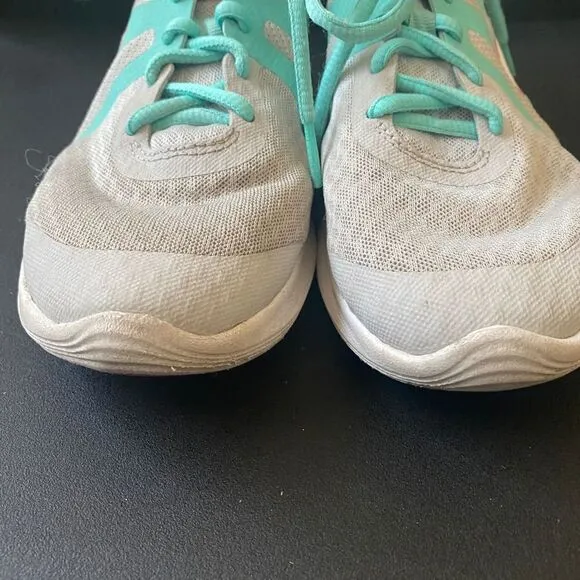 Nike Youth Revolution 4 Running Shoe Size 5