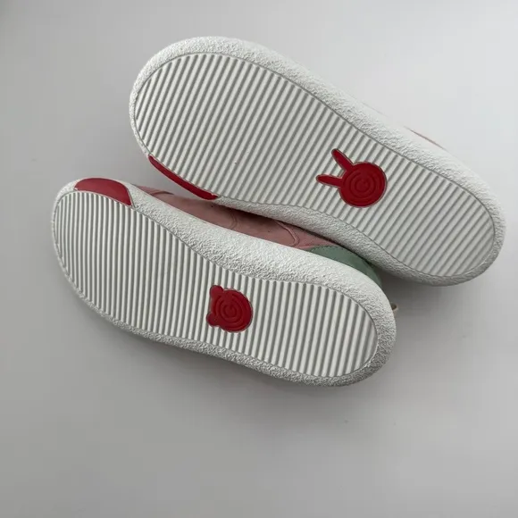 NWOT Groundies Kids Barefoot Shoe Universe Kids size 1