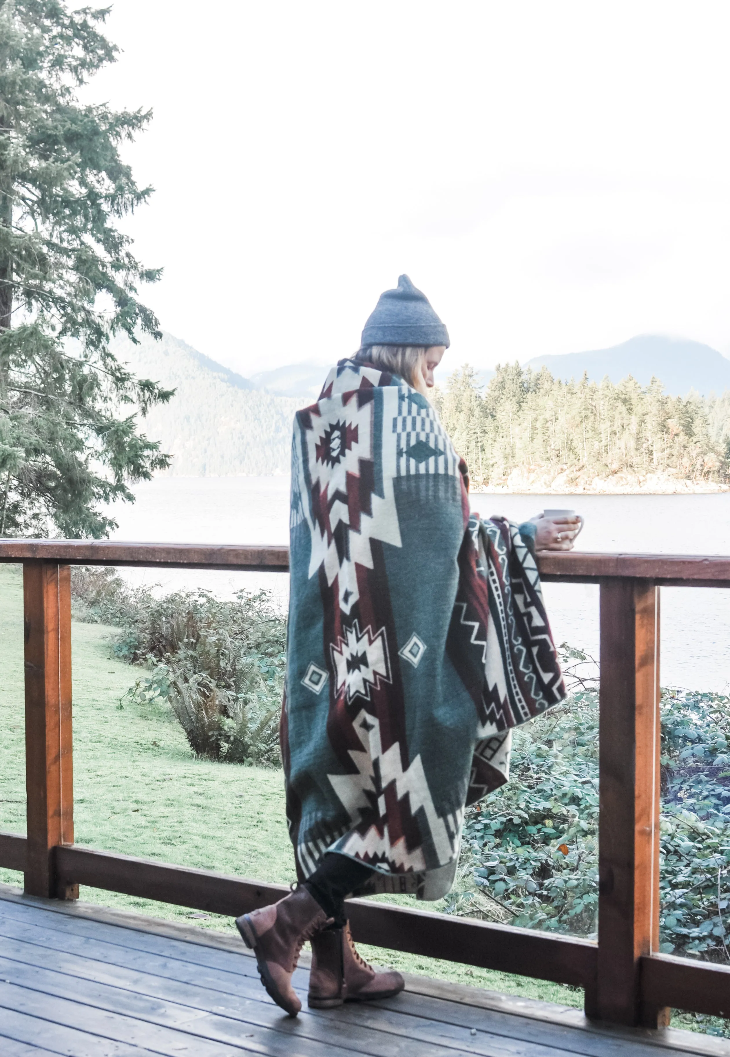 Quilotoa Aztec Reversible Blanket  //  Soft Green/Rust/Brown